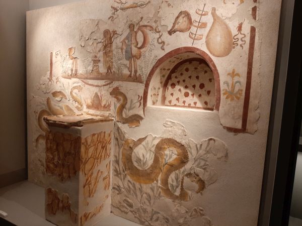 Questa immagine ha l'attributo alt vuoto; il nome del file è Pompei-Santorini-5.jpg